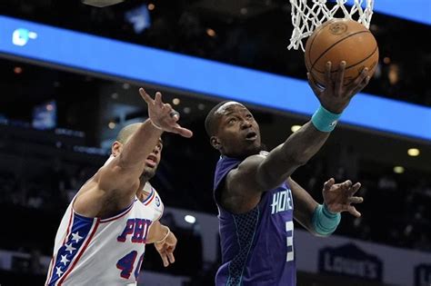 Joel Embiid Scores 33 Points 76ers Beat Hornets 97 89 For 5th Straight Victory