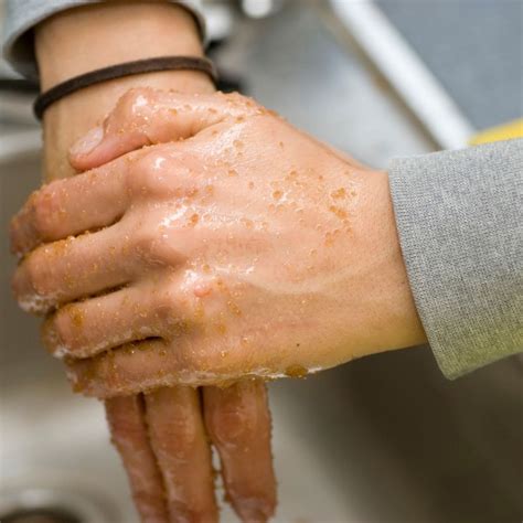Dry Hands 10 Best Ways To Treat Dry Skin On Hands Beauty Crafter