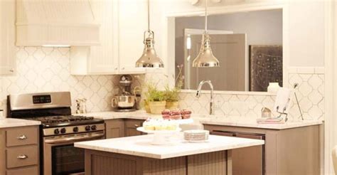From the homes she's flipped with her husband chip in hgtv's fixer upper to their beautiful shop magnolia market, she leaves no shortage of decorating inspiration. Fixer Upper Lighting for Your Home - The Weathered Fox