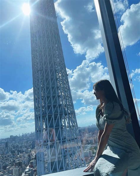 新矢皐月さんのインスタグラム写真 新矢皐月instagram「この日すごい天気良くて 気持ちよかったぁ☀️ ⁡ スカイツリー