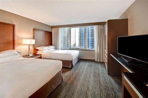 Embassy Suites Chicago Downtown Magnificent Mile Hotel Chicago Il Deals Photos And Reviews