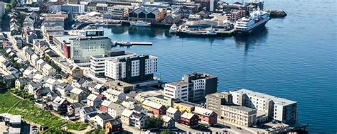 At hammerfest kommune (municipality, 94 m away), jernteppet (quay, 166 m away), batteriet (quay. Hammerfest, port til Barentshavet | Maritimt Magasin