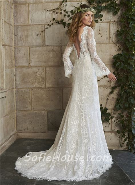 Nobody will say no to a low back wedding gown. Vintage Mermaid Scalloped Neck Low Back Long Sleeve Lace ...