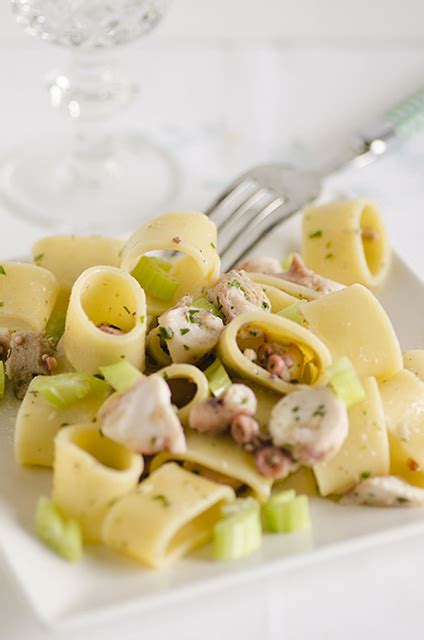 Ottime ricette fredde con la carne, sfiziosa l'anatra fredda in insalata, oppure il tacchino con verdure grigliate , come pure la bistecca in insalata, sembra una scelta insolita, ma invece molto buona. Pasta fredda con polpo e sedano | Ricetta ed ingredienti ...