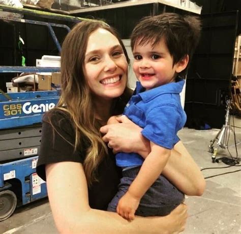 Elizabeth olsen refers to robbie arnett as her 'husband' in a video interview. Pin by Chloe Rendon on Elizabeth Olsen | Elizabeth olsen ...