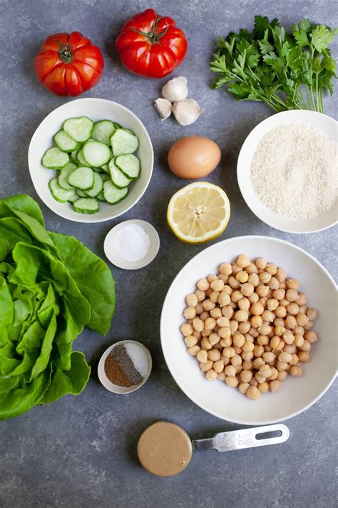 Perfect for an easy meal prep! Meal Prep Baked Falafel Lettuce Wraps | Wholefully