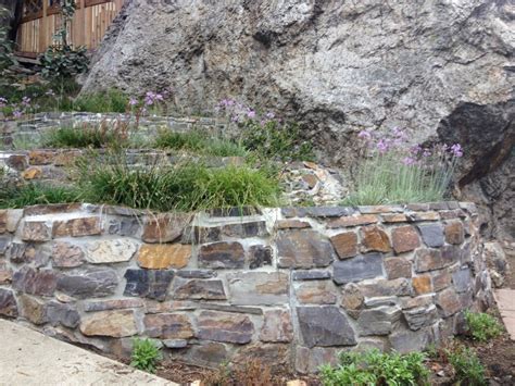 3 Stone Retaining Wall Ideas For Hillside Gardens