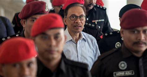 Born 10 august 1947) is a malaysian politician who has twice served as leader of the opposition. mountdweller88: Mahkamah Tinggi: Anwar gagal ketepi ...