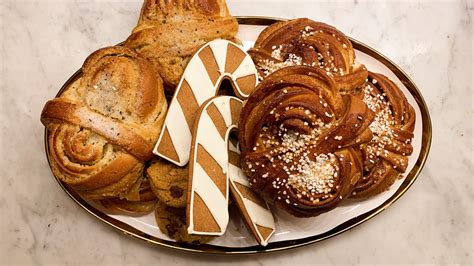 Become a member, post a recipe and get free nutritional analysis of the dish on food.com. Swedish Desserts For Christmas : 15 Recipes For Traditional Swedish Christmas Candy Julgodis ...