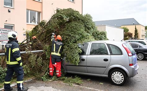 Die feuerwehr app ist der ideale begleiter für alle interessierten. Rund 80 Feuerwehreinsätze während Gewitter - ooe.ORF.at