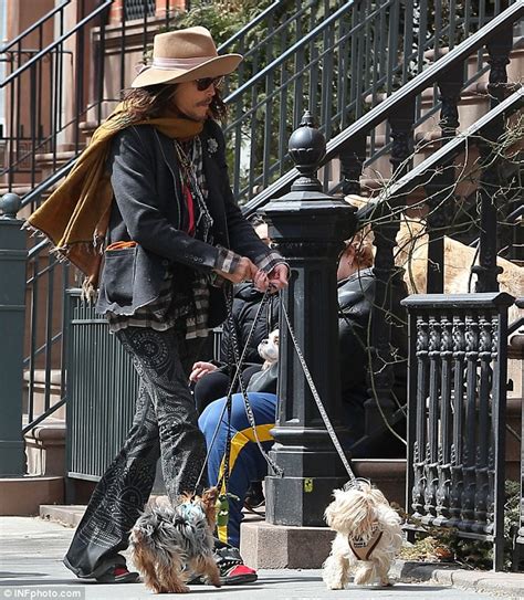 Steven Tyler Posts Snap Daughters Liv And Mia At Dinner In New York