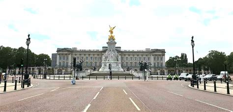 Who lives in buckingham palace today? London's Top 10 Attractions worth visiting - London Travellers