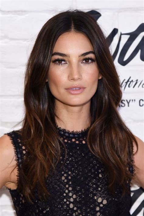 They also help frame your face. medium hair length with face framing layers 2019 - Google ...