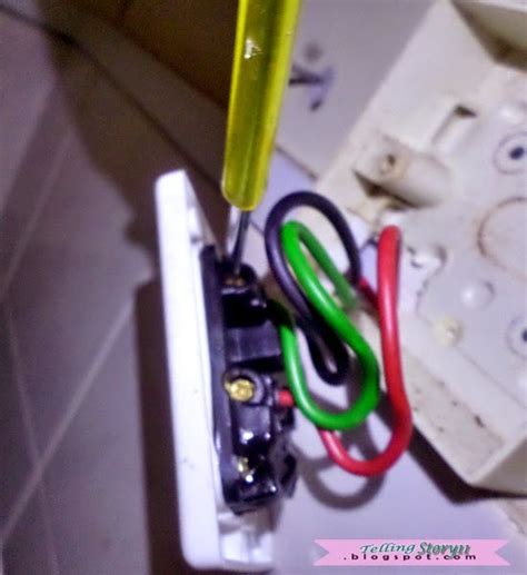 Cek cara pasang lampu led strip ke plafon yang aman di sini! DIY: Tukar Socket Plug - tellingstoryabout me