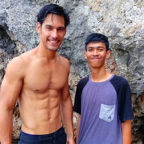 Dikabarkan jika cut tari mantap untuk menikah lagi dengan aktor yang juga model richard kevin. 5 Aktor ganteng indonesia yang berbadan bagus berotot ...