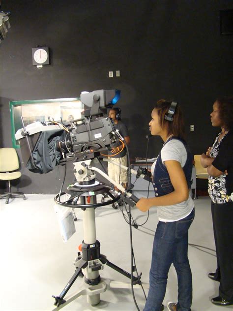 How to become a camera operator. P&G - TV Taping - Female Camera Operator | A student ...