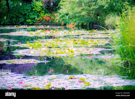 Les Jardins De Monet à Giverny Monets Garden House And Water Lily
