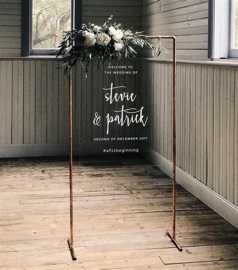 This copper pipe backdrop is seriously perfect for any event! #Weddingplanningtimeline | Wedding welcome signs, Copper ...