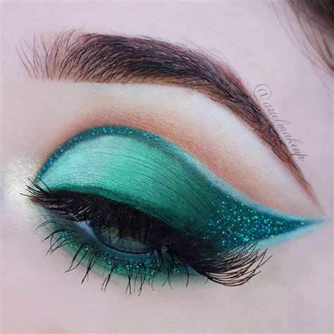 Make Up Look ~ Emeralds Are A Mermaid S Best Friend ♕ Fantasy Makeup Creative Eye Makeup