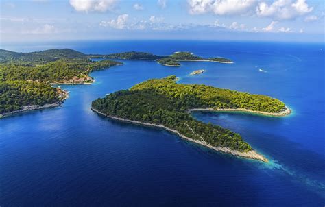 Nacionalni park mljet obuhvaća sjeverozapadni dio otoka mljeta, koji se proteže područjem od 5.375 hektara zaštićenog kopna i okolnog mora. Nacionalni park Mljet - Poslovni turistički vodič