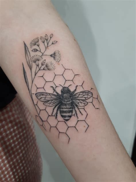 Details More Than 83 Bee And Honeycomb Tattoo Latest Incdgdbentre