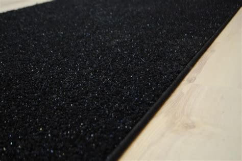 Der teppich mit seinem opulenten design bildet einen tollen blickfang im wohnraum, in der diele oder auch im arbeitszimmer. Glitzerteppich Glitzer Teppich Velours 70x140 schwarz | eBay