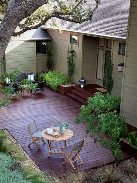 27 Cozy Small Backyard Deck Designs