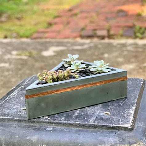 'and they last winter and summer, look great with aging and moss growth as well. How To Make A Triangle Concrete Planter Mold | Artsy ...