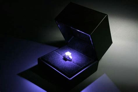 ENGAGEMENT RING BOX WITH LIGHT! | Designer engagement rings, Best