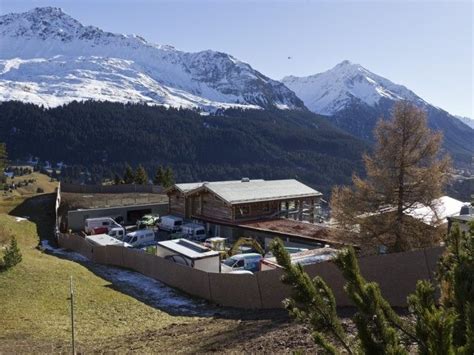 Where else will you get a stunning view of lake zurich! Roger Federer legt Nachbarschaftsstreit in Lenzerheide bei ...