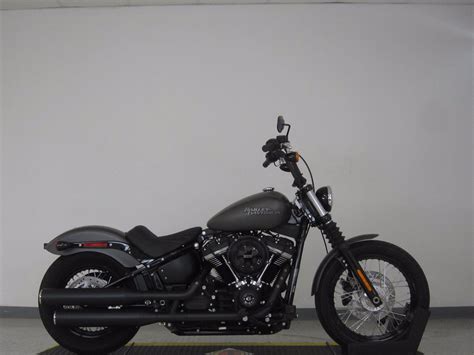 This engine of street bob 114 and a torque of 155 nm. New 2019 Harley-Davidson Softail Street Bob FXBB Softail ...