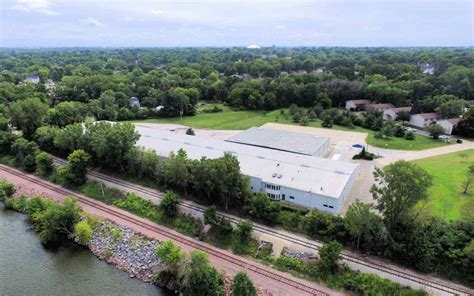 Dan deery motors is located in cedar falls, iowa. We have moved to Cedar Falls IA! | Giant Loaders