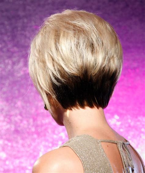 This mesmerizing and high street short two tone hair style looks exquisite when sculpted according to the newest tendencies. Two tone short hair | Hair Style and Color for Woman