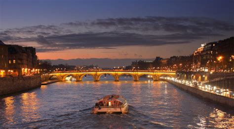 Seine River The River That Became An Icon Of The Romantic City Of