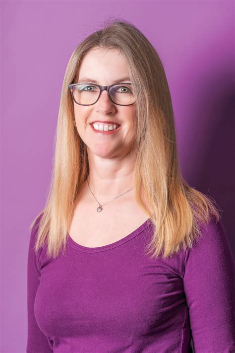 Dr can mean a lot of things, but in my case it means: Dr. Hanna Gordon / Wahlärztin für Allgemeinmedizin - Team