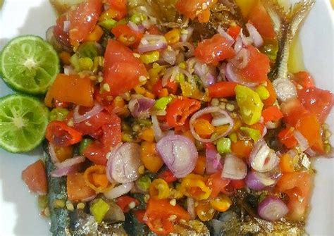 Inilah resep sambal goreng kentang pedas enak. Resep Ikan Goreng Sambal Dabu-Dabu / Colo-colo oleh Adelia ...