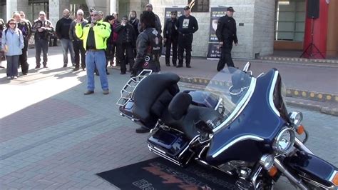 Learning to ride a motorcycle is easiest with a smaller bike to begin. How to pick up a fallen motorcycle - YouTube