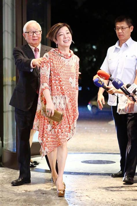 This is 2014/1/21張淑芬建堂見證(二崇) by neihuecc on vimeo, the home for high quality videos and the people who love them. 差1美元轉進半導體 張忠謀求婚橋段好酷 - 中時電子報