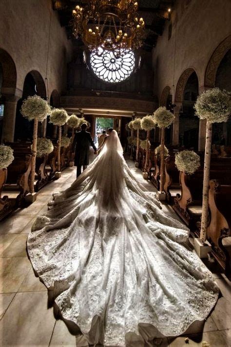 Victoria Swarovskis Million Dollar Wedding Dress Featured 500000 Crystals And A 26 Foot Long
