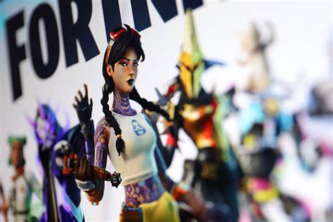 Juli 2017 weltweit außer in china für playstation 4, xbox one und. Fortnite: Entwickler legt sich mit Apple und Google ...