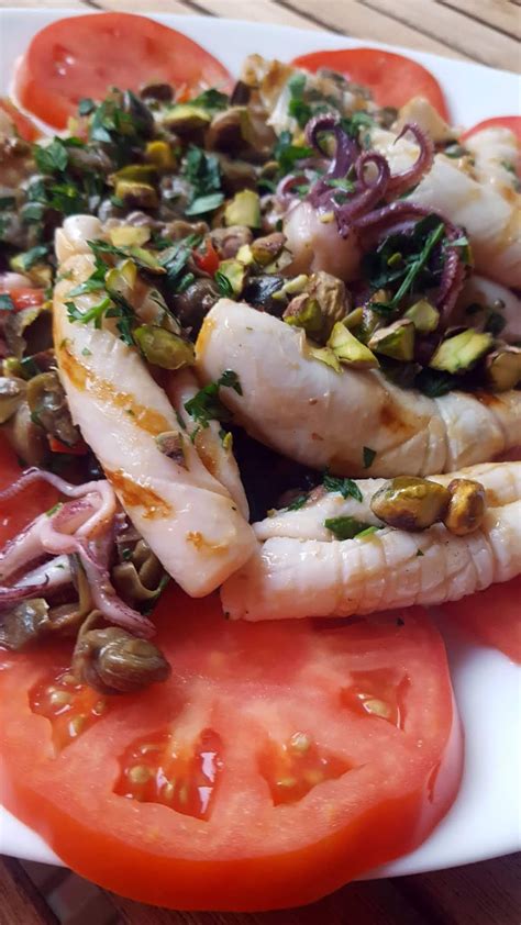 Check spelling or type a new query. La Belle Auberge: Insalata di calamari alla griglia con ...