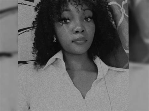 lossethillson black haired black female webcam