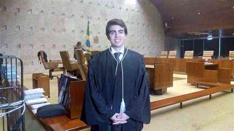 Advogado tenta invadir uma operação em comunidade para acompanhar cliente e policial militar do 9º bpm da uma verdadeira. Advogado mais jovem do país faz sua 1ª sustentação oral no ...