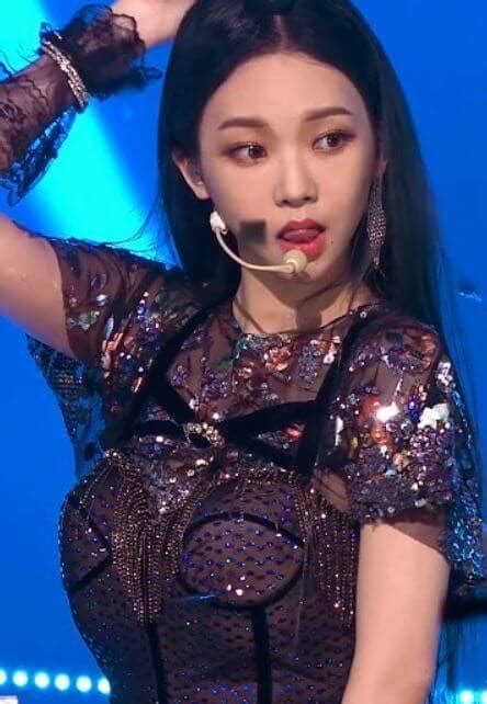움짤 에스파 카리나 미친 옆슴 노출 (11). 에스파 카리나 글래머 몸매 과사 사진 첨부 뒷담 논란 인스타 ...