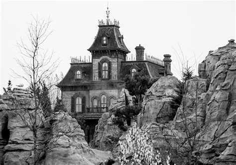 Phantom Manor Photo Tour And Review Disney Tourist Blog