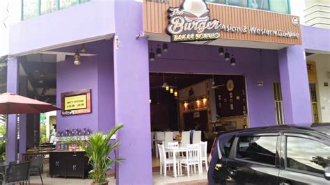 Buka hari ini sampai pukul 22.00. Foodaholic Tawau: The Burger Bakar Borneo (KK ...