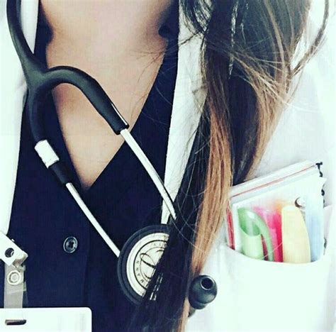 Pin By °👑qu€€ñ On °му тнєѕιѕ Female Doctor Medical Careers