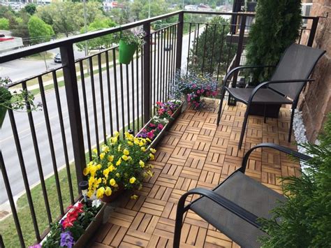 Avoid planting heftier veggies, like melons or large squash plants that require more space. 9 Tips To Transform Your Balcony Into A Garden - Home Vanities