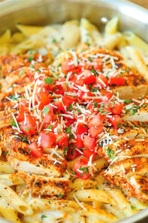 Actually, i don't have her recipe (she's. You must try CAJUN CHICKEN PASTA. Chili's copycát recipe ...