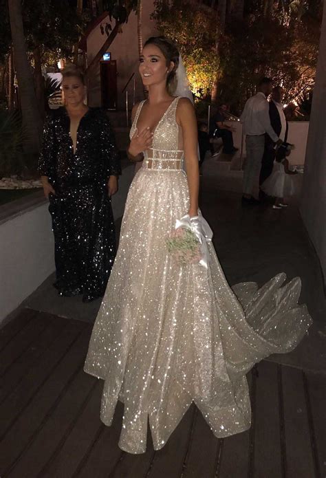 Sarah burton is one of the most famous wedding dress designers and is the director of alexander mcqueen. Glitter Sequins Crystal Wedding Dress 2018 Sexy Deep ...